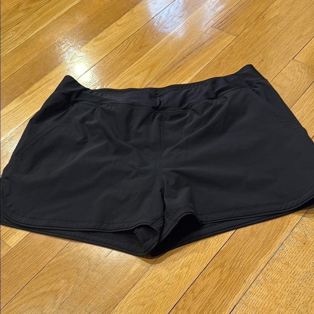 Lands end women’s black swim shorts size 18.